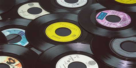 what is a lp in music? the importance of vinyl records in modern music culture